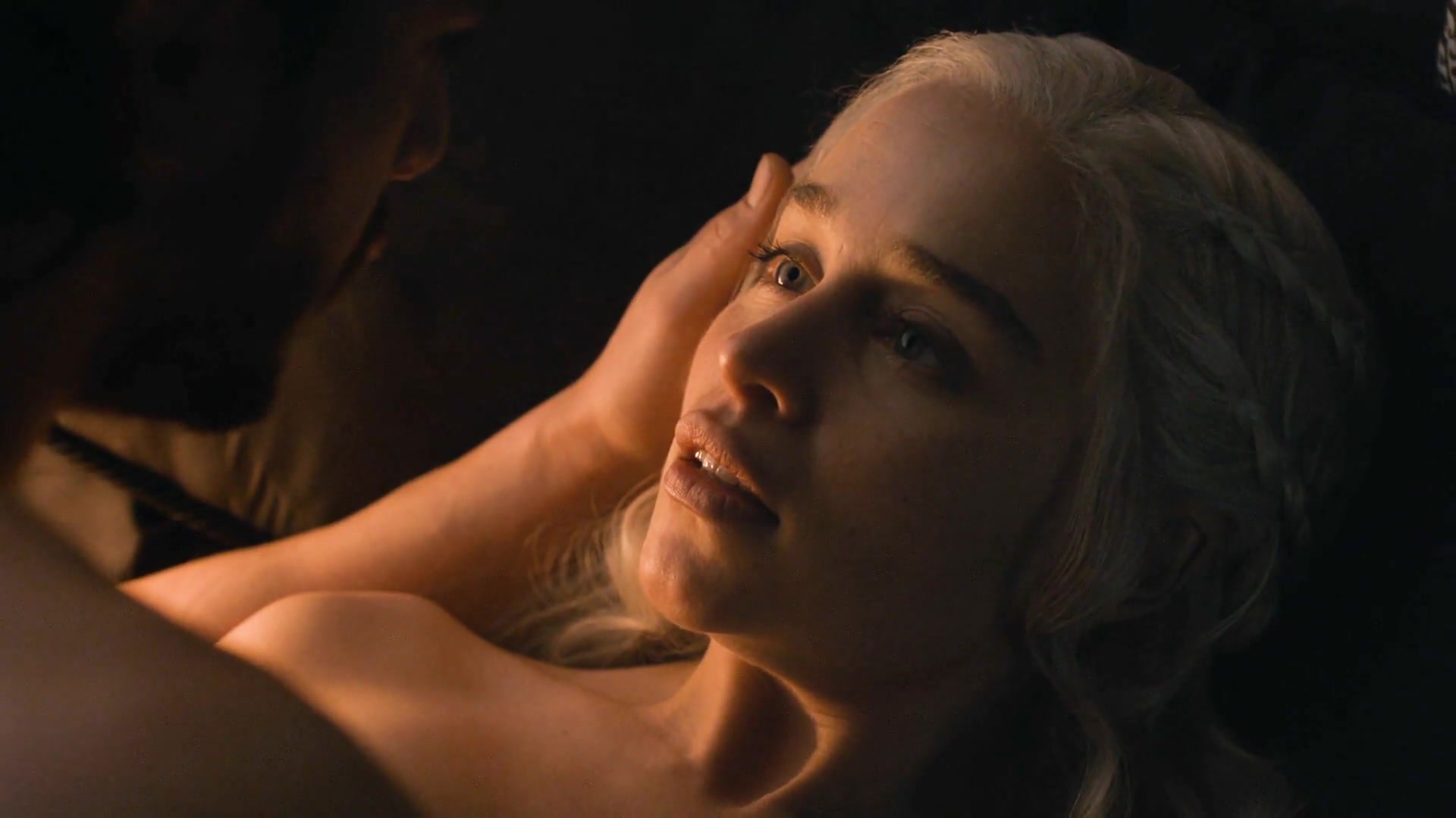 Game of Thrones sex scene between Emilia Clarke and Kit Harington.